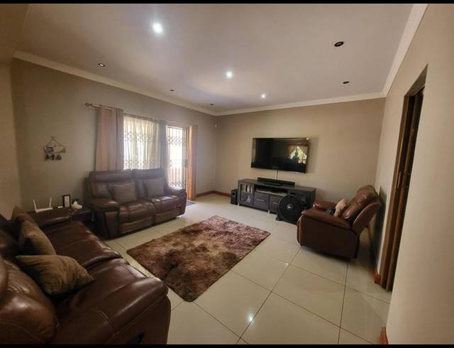 3 BEDROOM HOUSE FOR SALE IN GRANGETOWN